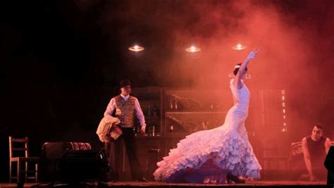 Aires de Ronda Um Canto melancólico que evoca a beleza da guitarra flamenca em um bailado apaixonado