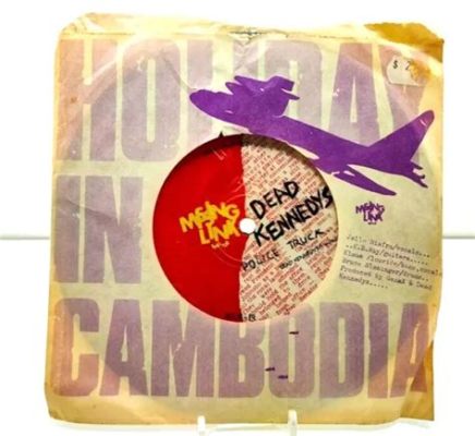 Holiday in Cambodia - Uma canção punk que mistura fúria explosiva com melodias contagiosas